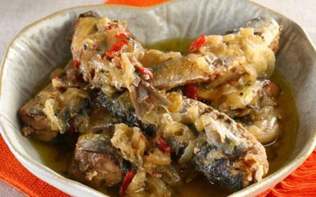 sardinha-em-escabeche